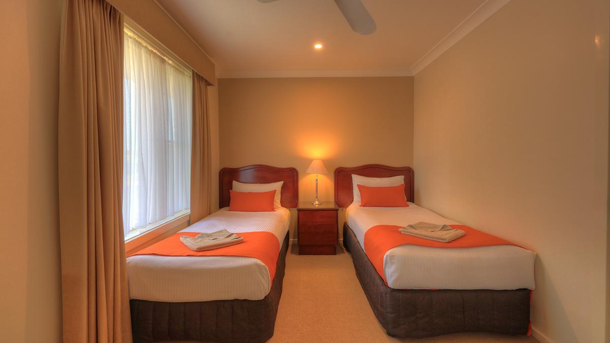 Endeavour Court Motor Inn Ντούμπο Εξωτερικό φωτογραφία