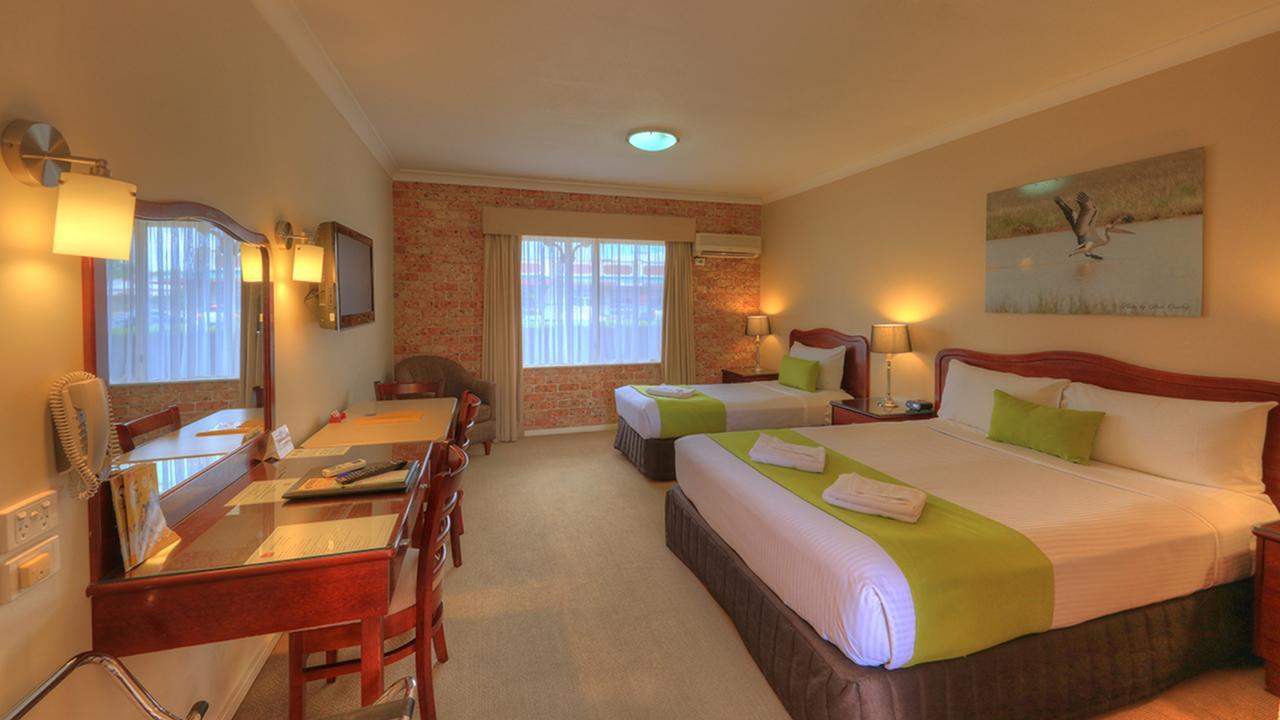Endeavour Court Motor Inn Ντούμπο Εξωτερικό φωτογραφία