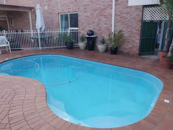 Endeavour Court Motor Inn Ντούμπο Εξωτερικό φωτογραφία